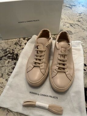 Common Projects Women Low Nude Leather Low-Top Sneakers